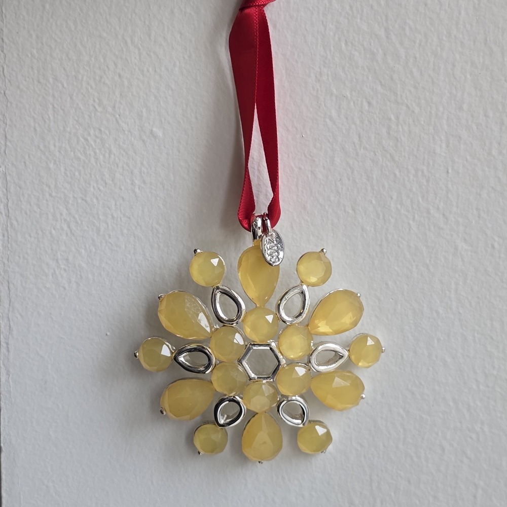Trifari Snowflake Ornament 2008 Lucite Rhinestone Christmas Tree Holiday Vintage